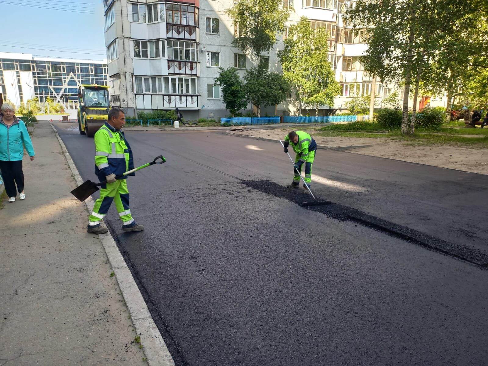 Ремонт асфальтобетонного покрытия внутридворовых автомобильных проездов в Архангельске